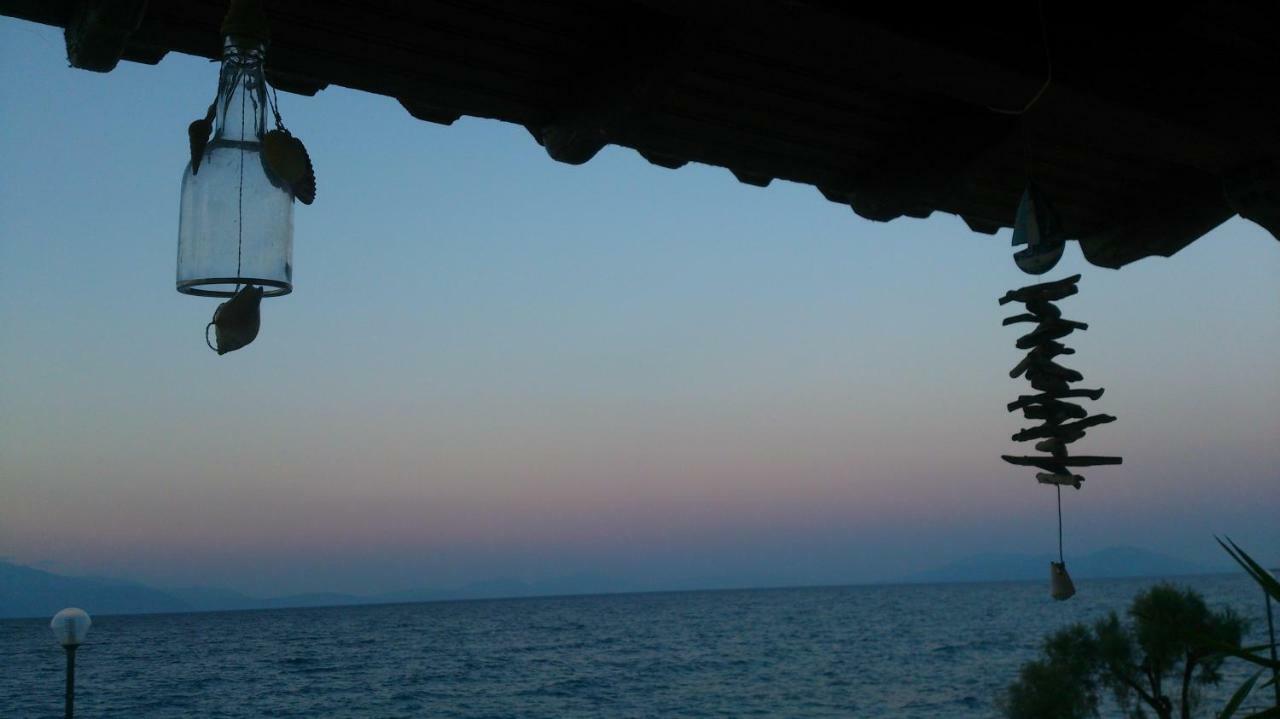 Вілла Lykoporia Seaside House Likoporia Екстер'єр фото